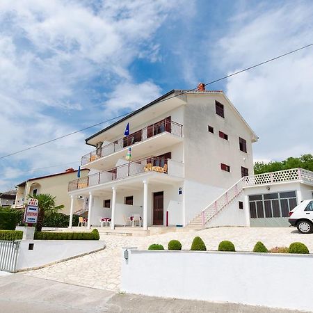 Apartments Rozaria Dramalj Exterior photo