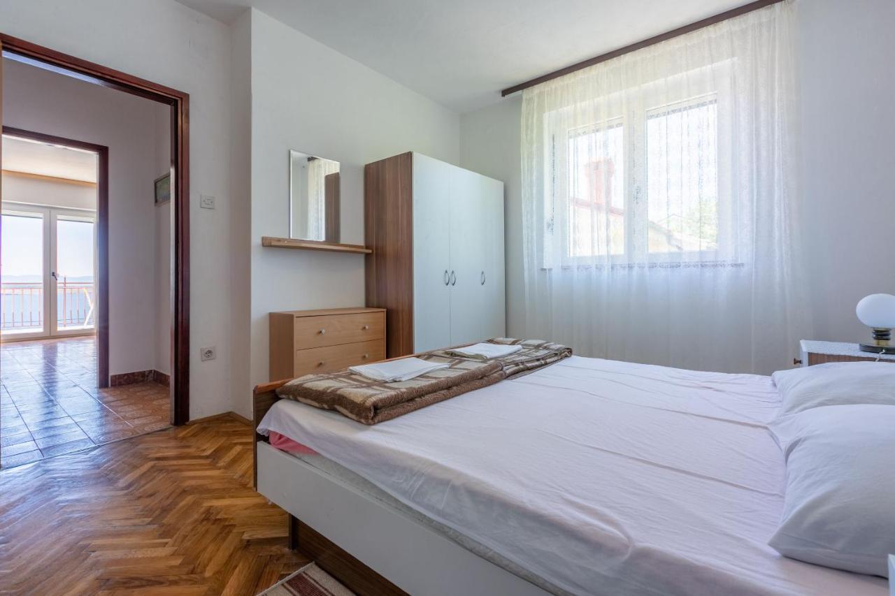 Apartments Rozaria Dramalj Exterior photo
