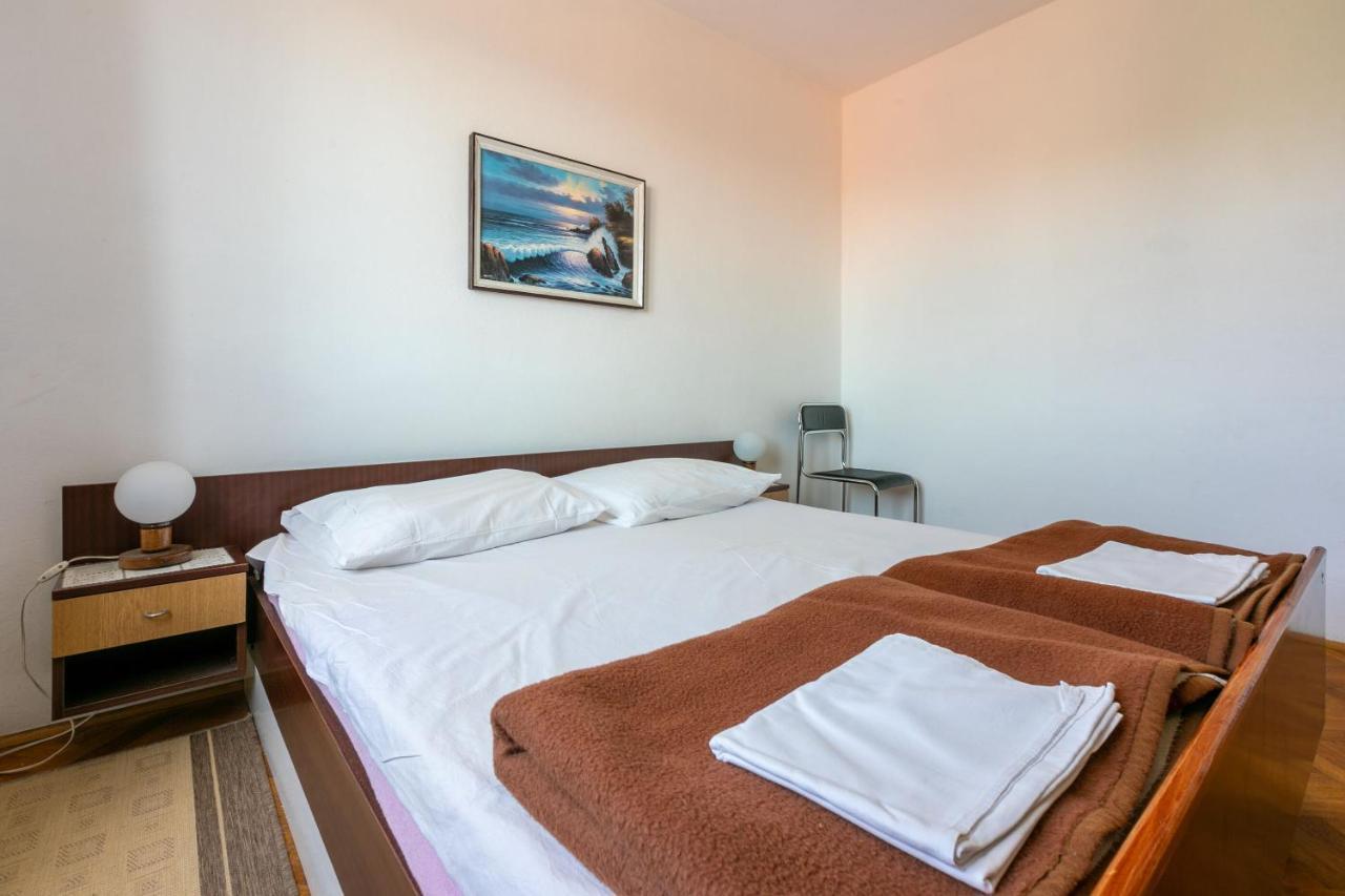 Apartments Rozaria Dramalj Exterior photo